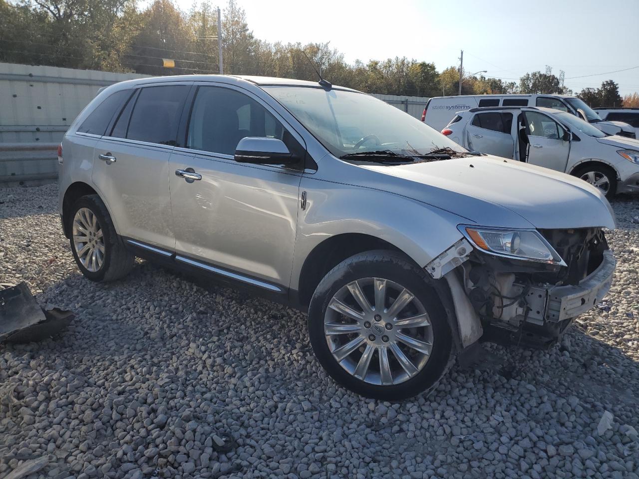 Photo 3 VIN: 2LMDJ8JK8EBL01425 - LINCOLN MKX 