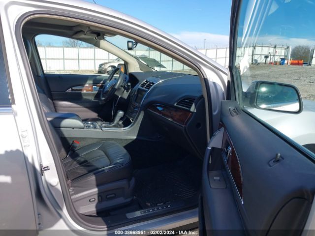 Photo 4 VIN: 2LMDJ8JK8FBL28237 - LINCOLN MKX 