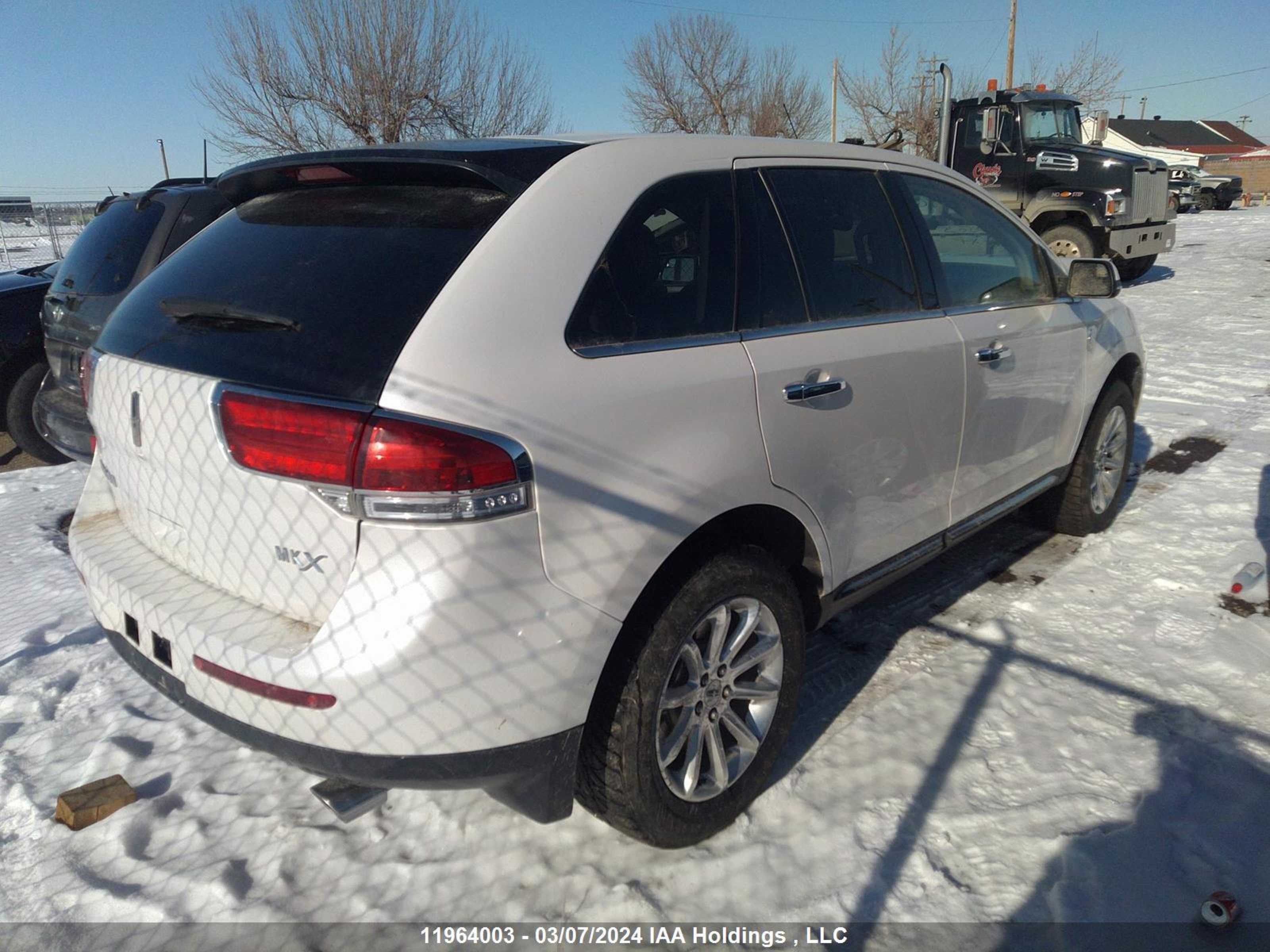 Photo 3 VIN: 2LMDJ8JK8FBL32563 - LINCOLN MKX 