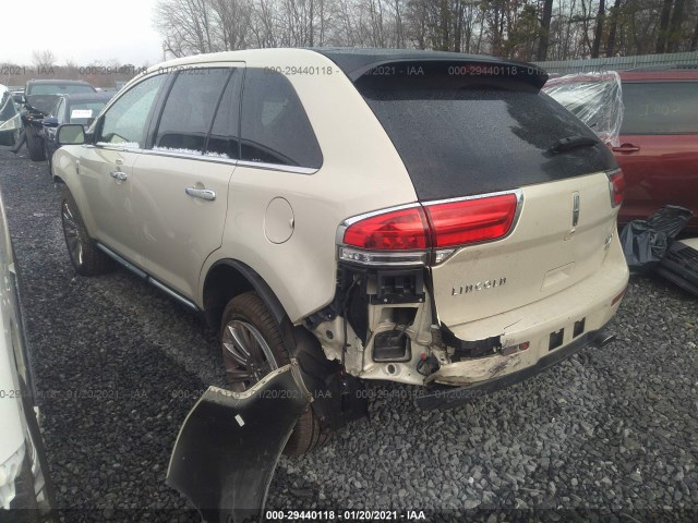 Photo 2 VIN: 2LMDJ8JK8FBL32756 - LINCOLN MKX 