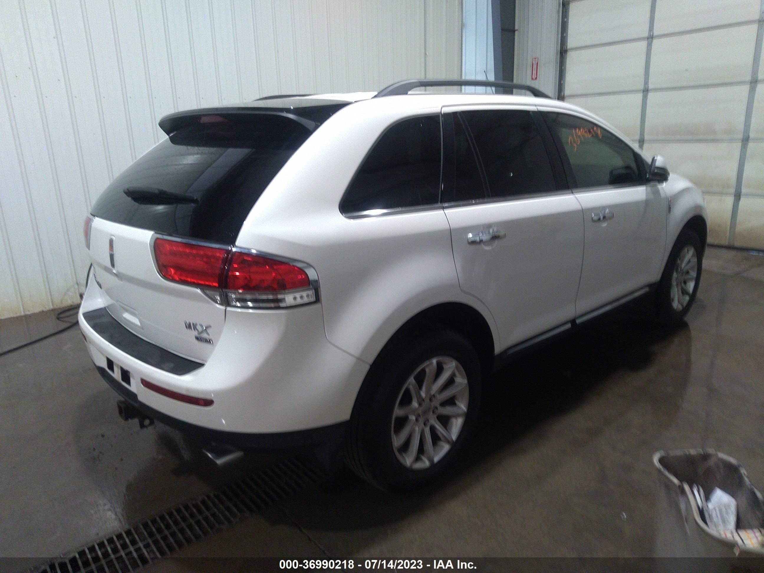 Photo 3 VIN: 2LMDJ8JK9CBL05626 - LINCOLN MKX 