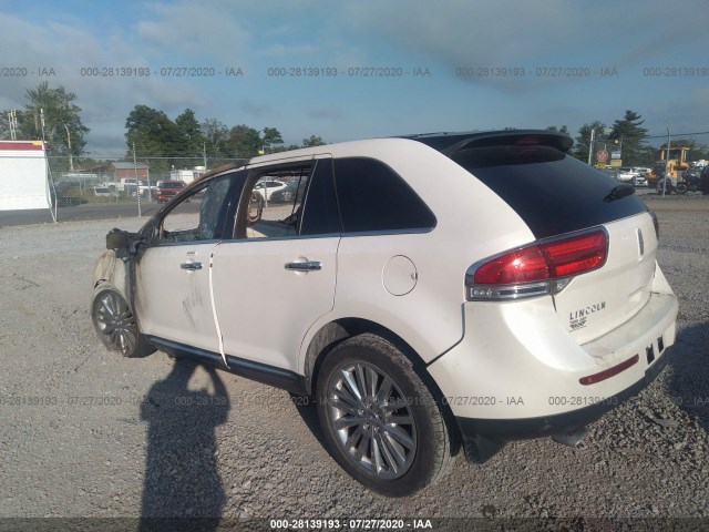 Photo 2 VIN: 2LMDJ8JK9CBL11569 - LINCOLN MKX 