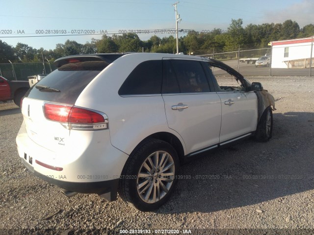 Photo 3 VIN: 2LMDJ8JK9CBL11569 - LINCOLN MKX 