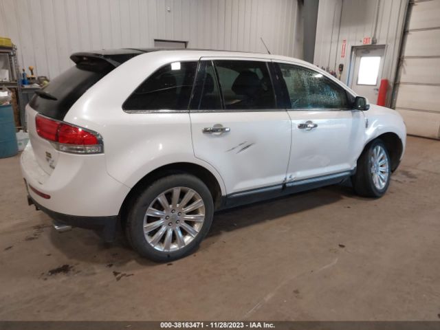 Photo 3 VIN: 2LMDJ8JK9CBL17324 - LINCOLN MKX 