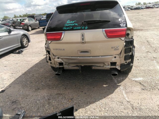 Photo 5 VIN: 2LMDJ8JKXBBJ28566 - LINCOLN MKX 