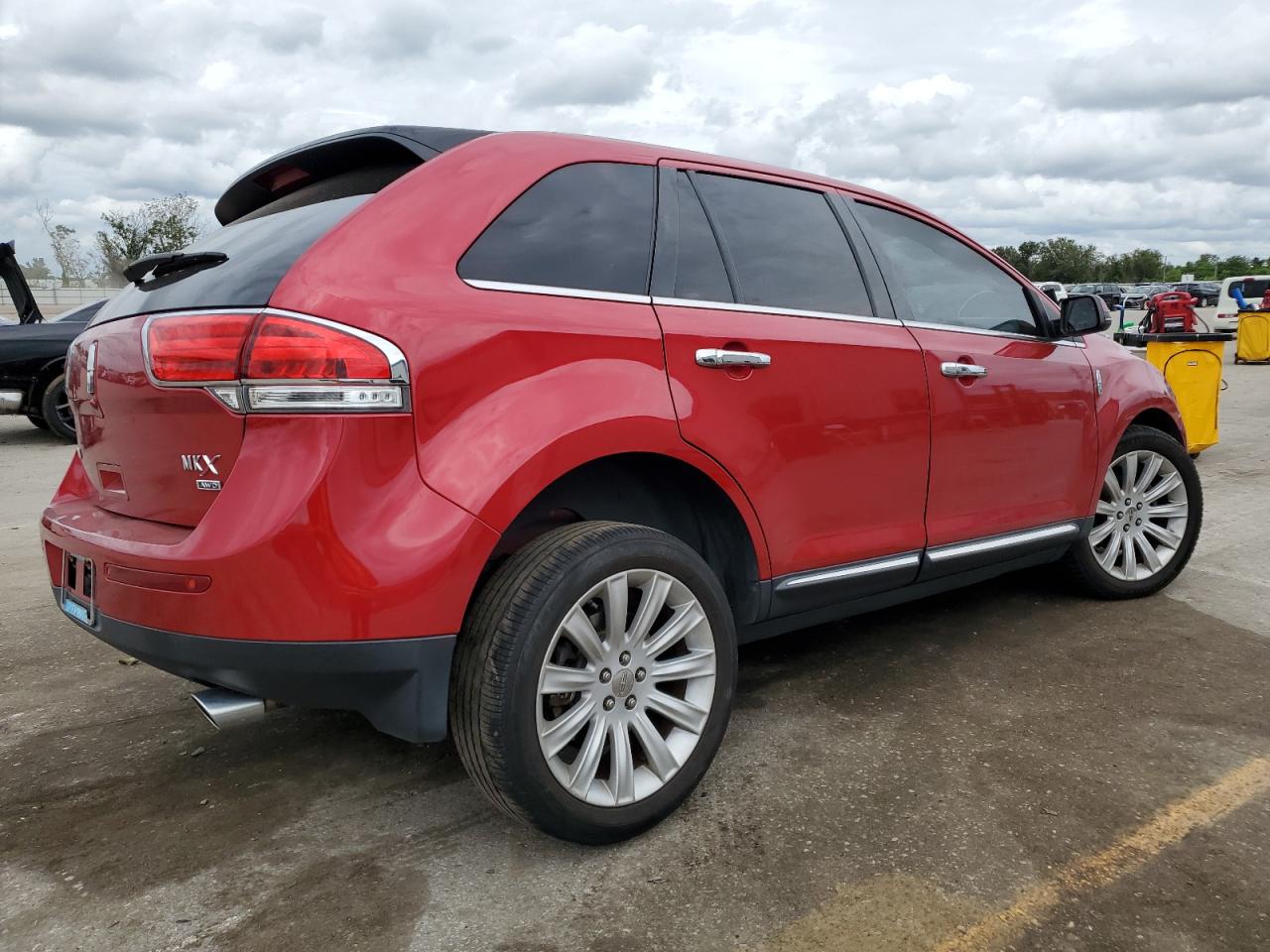 Photo 2 VIN: 2LMDJ8JKXCBL16103 - LINCOLN MKX 