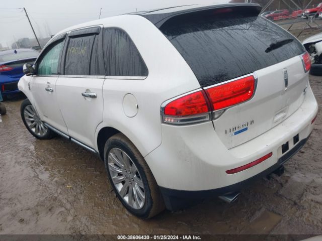 Photo 2 VIN: 2LMDJ8JKXCBL18126 - LINCOLN MKX 