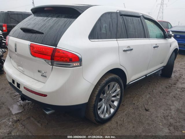 Photo 3 VIN: 2LMDJ8JKXCBL18126 - LINCOLN MKX 