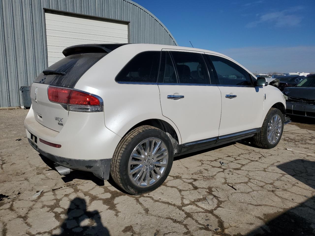 Photo 2 VIN: 2LMDJ8JKXDBL20928 - LINCOLN MKX 