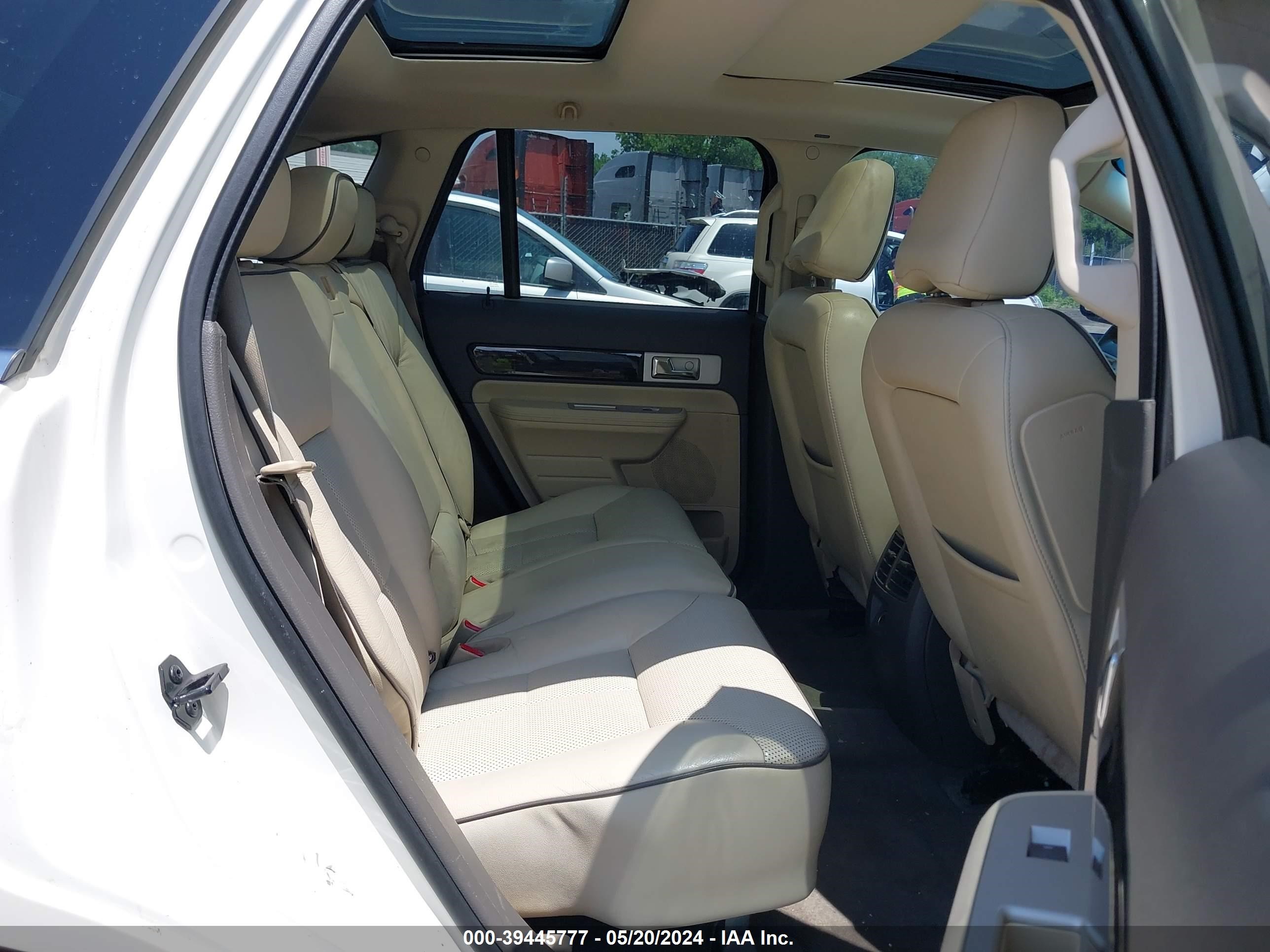 Photo 7 VIN: 2LMDU68C08BJ14436 - LINCOLN MKX 