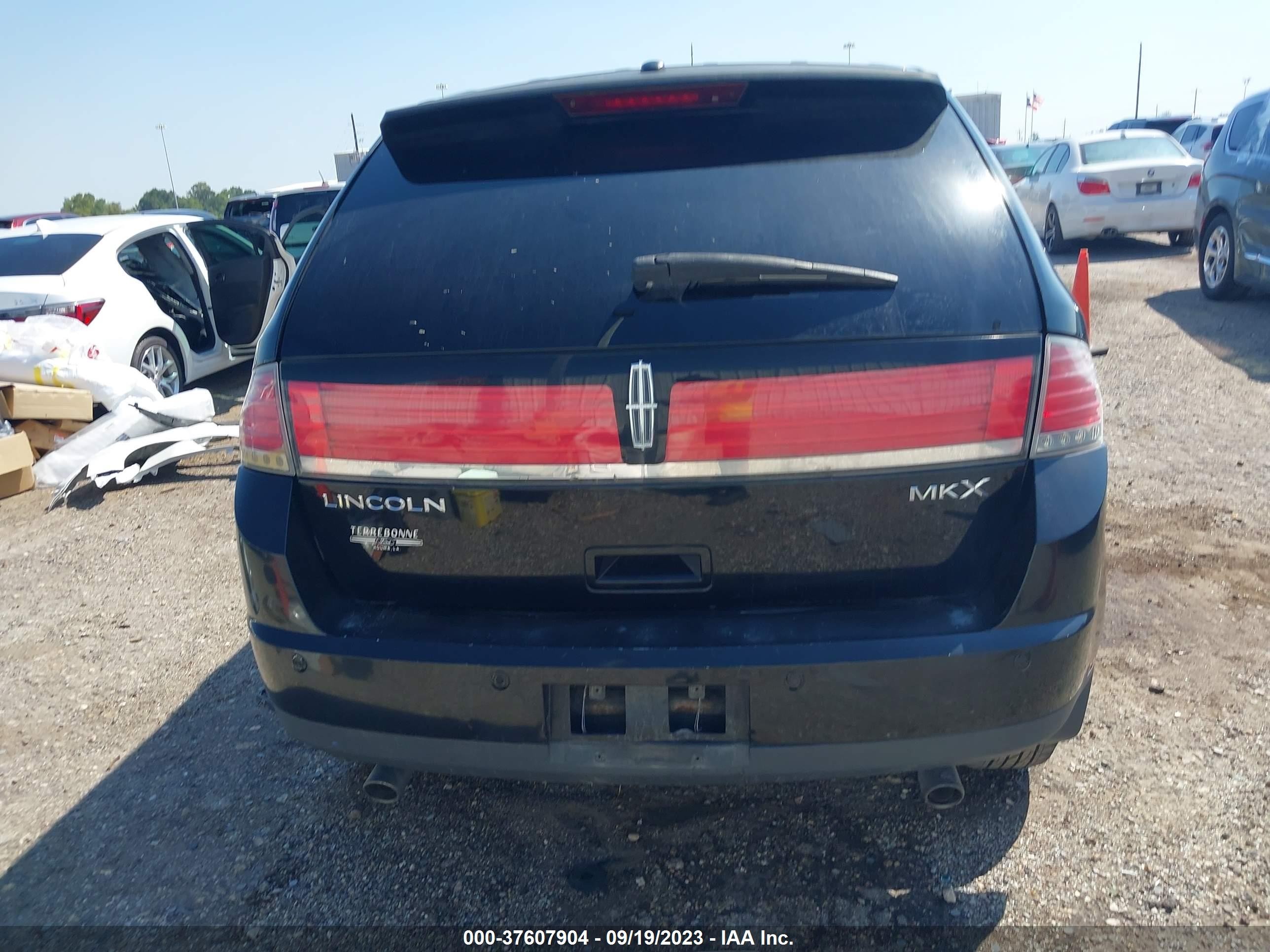 Photo 15 VIN: 2LMDU68C08BJ24710 - LINCOLN MKX 