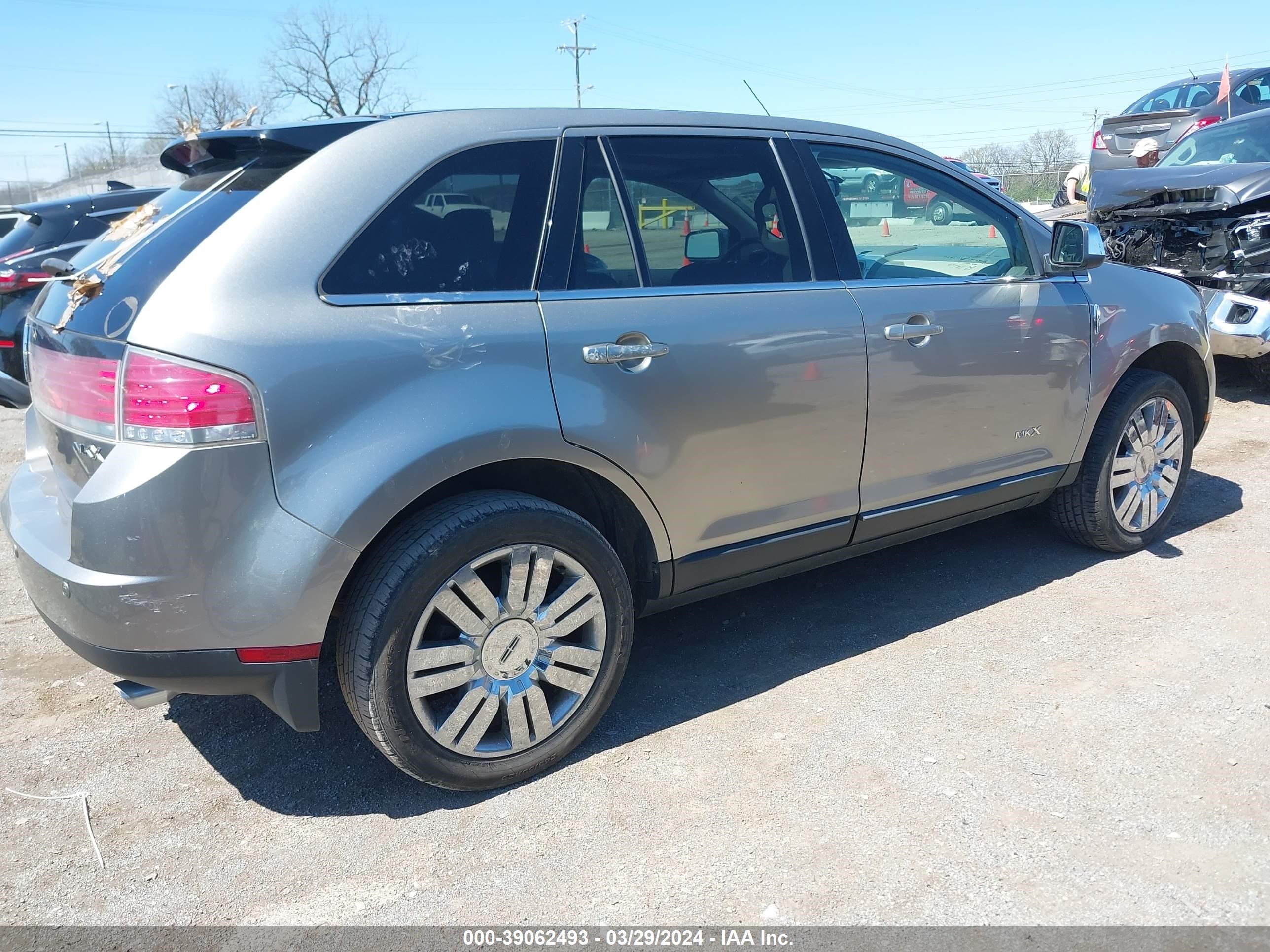 Photo 3 VIN: 2LMDU68C08BJ38056 - LINCOLN MKX 