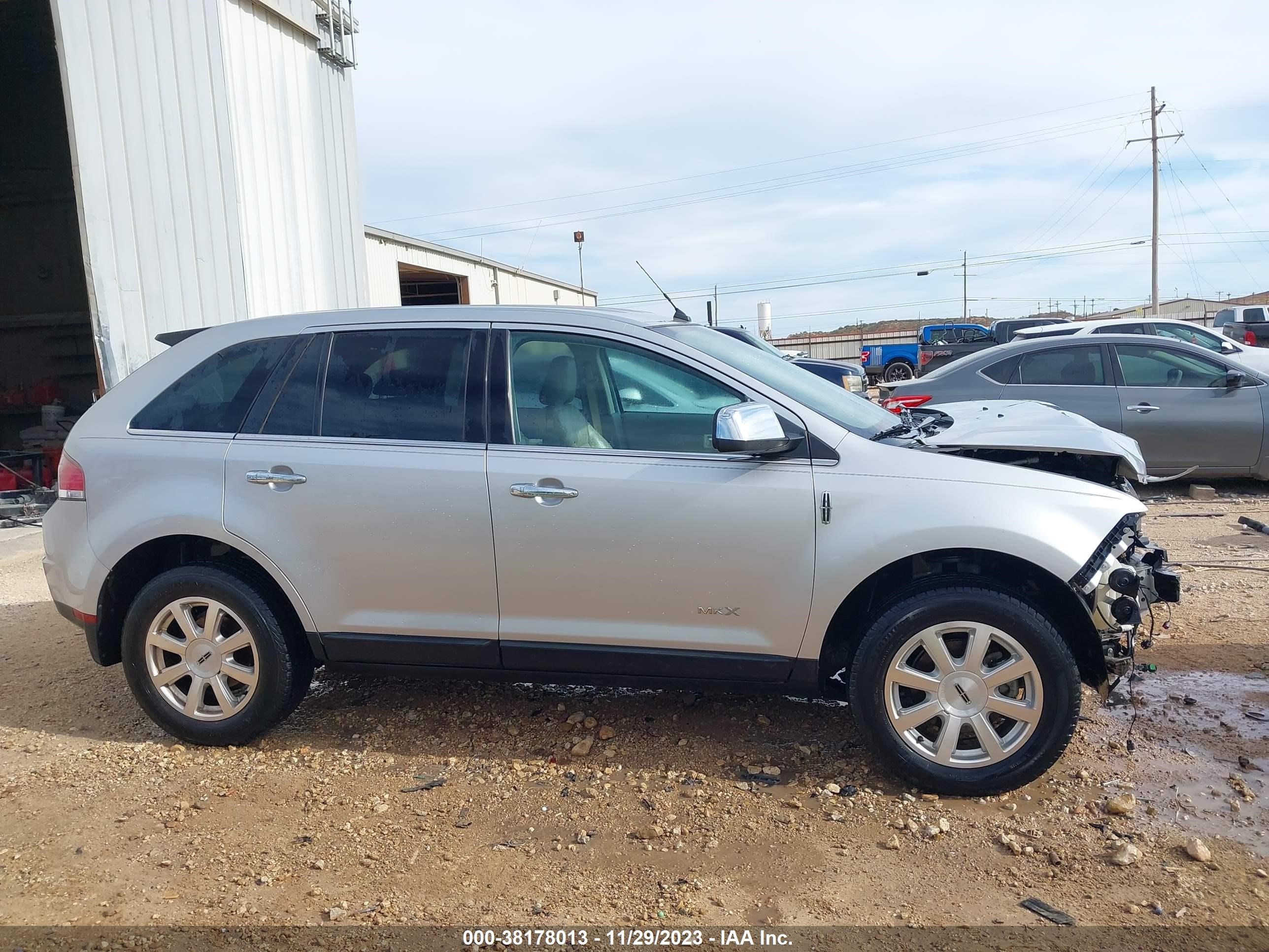 Photo 11 VIN: 2LMDU68C09BJ07908 - LINCOLN MKX 