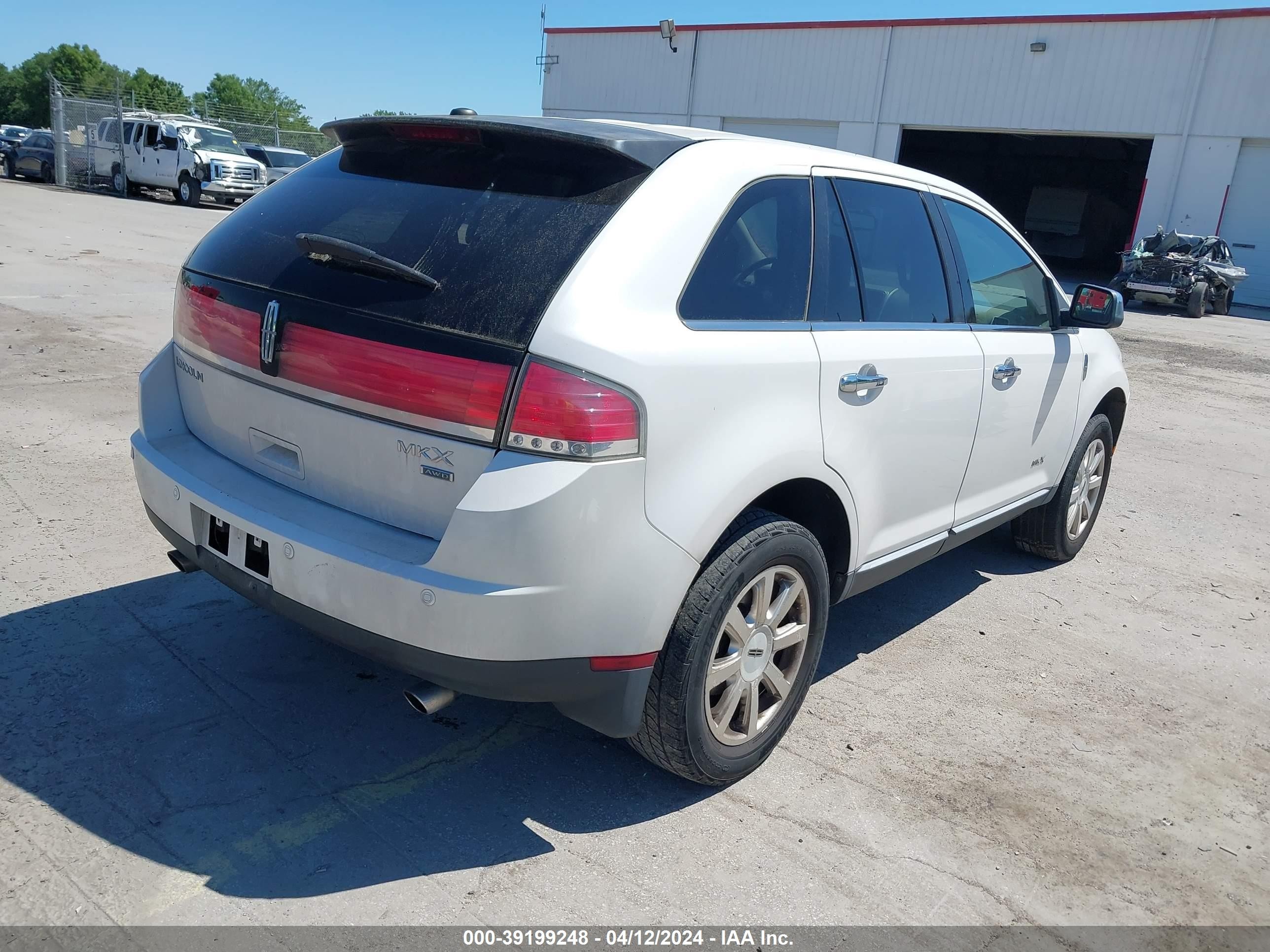 Photo 3 VIN: 2LMDU68C09BJ10470 - LINCOLN MKX 