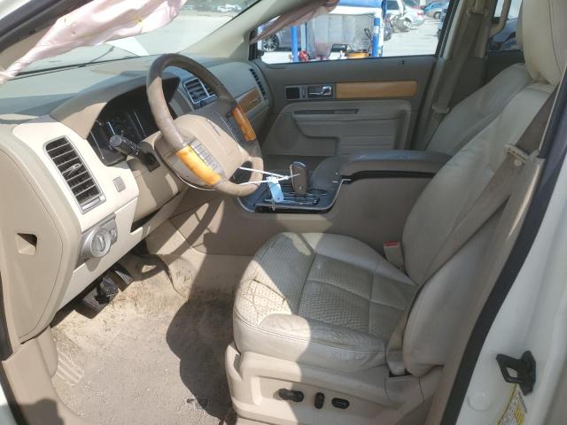 Photo 6 VIN: 2LMDU68C27BJ26781 - LINCOLN MKT 