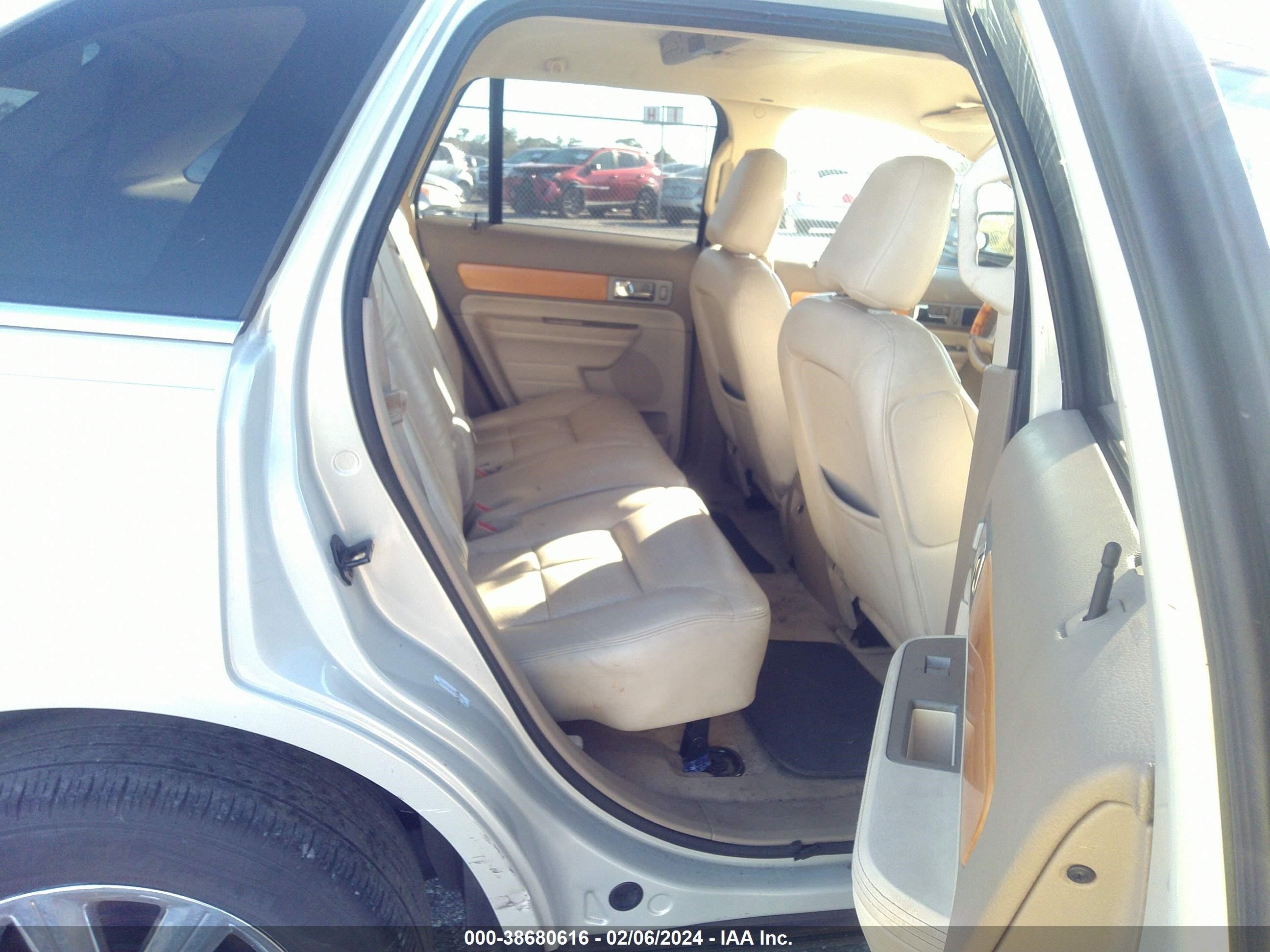 Photo 7 VIN: 2LMDU68C37BJ36994 - LINCOLN MKX 