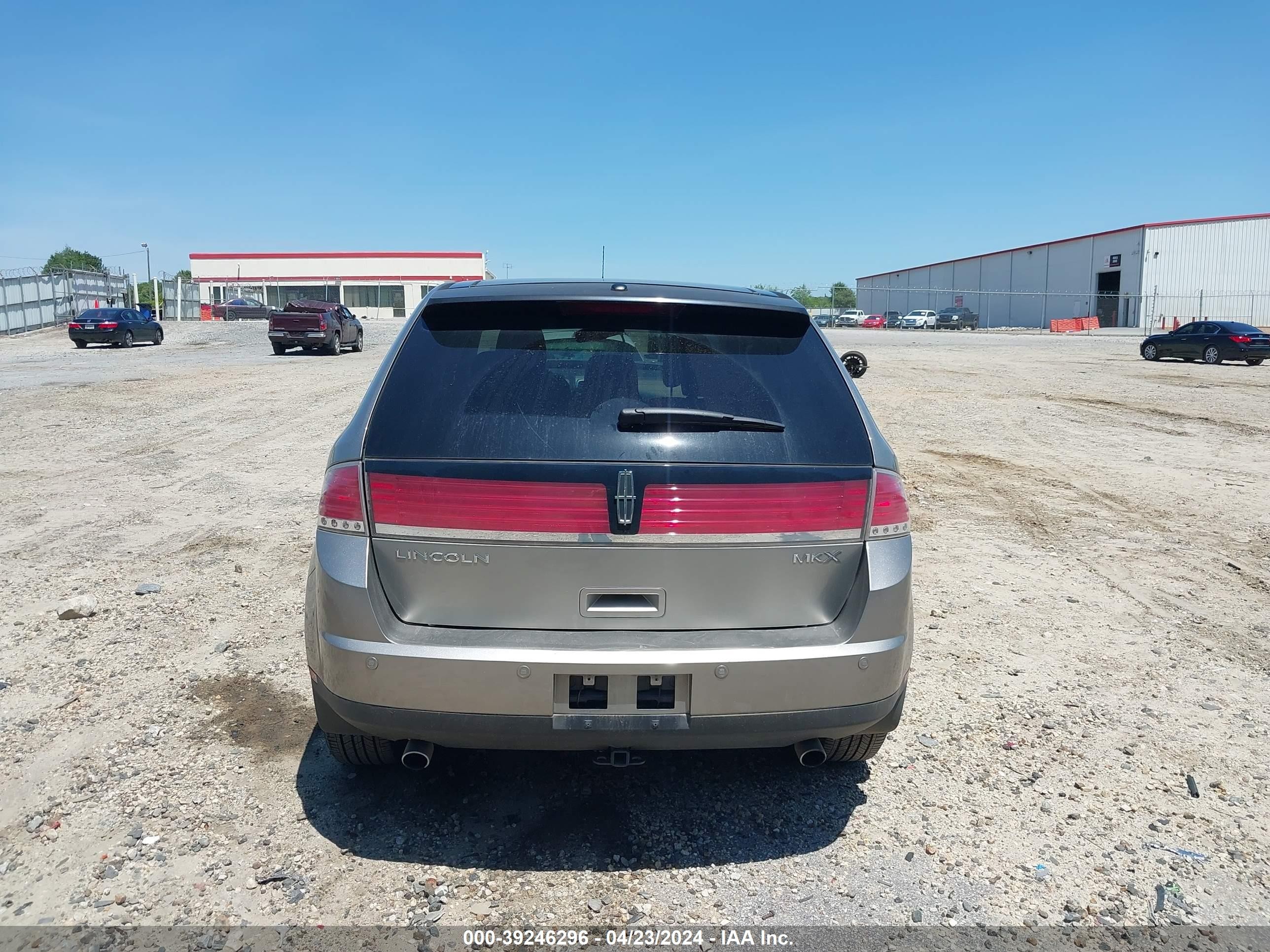 Photo 15 VIN: 2LMDU68C58BJ27053 - LINCOLN MKX 