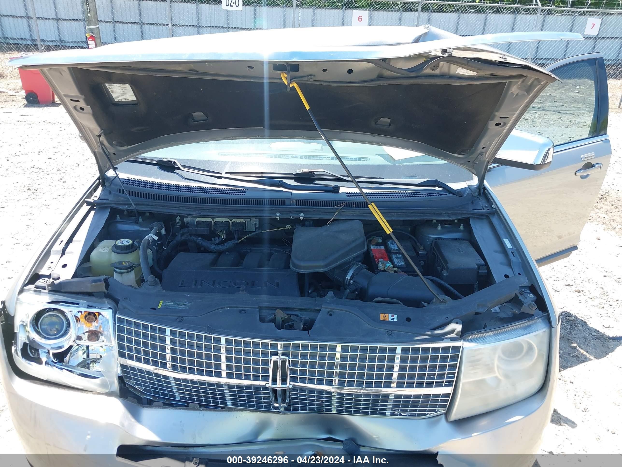 Photo 9 VIN: 2LMDU68C58BJ27053 - LINCOLN MKX 