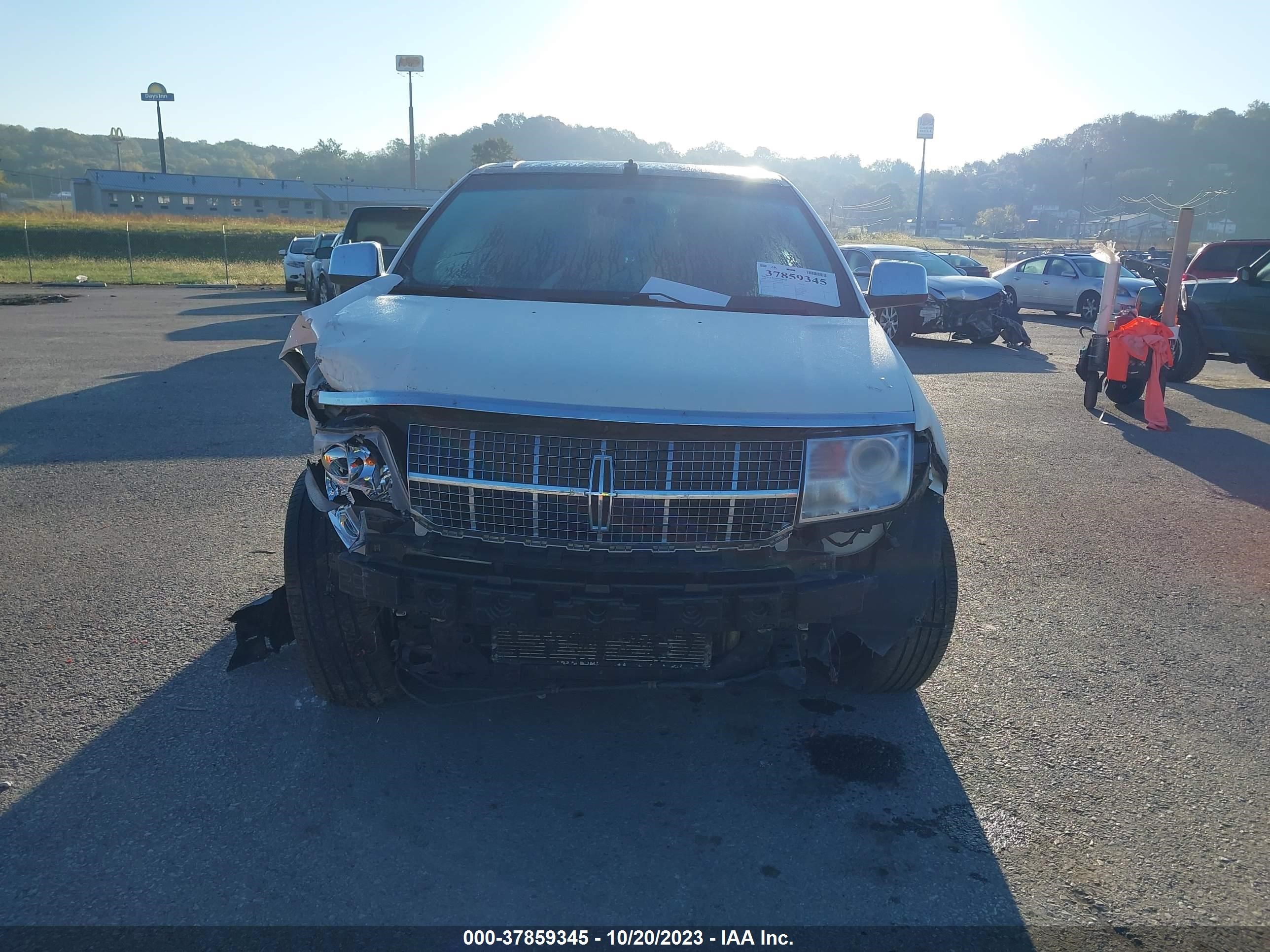 Photo 12 VIN: 2LMDU68C99BJ00889 - LINCOLN MKX 