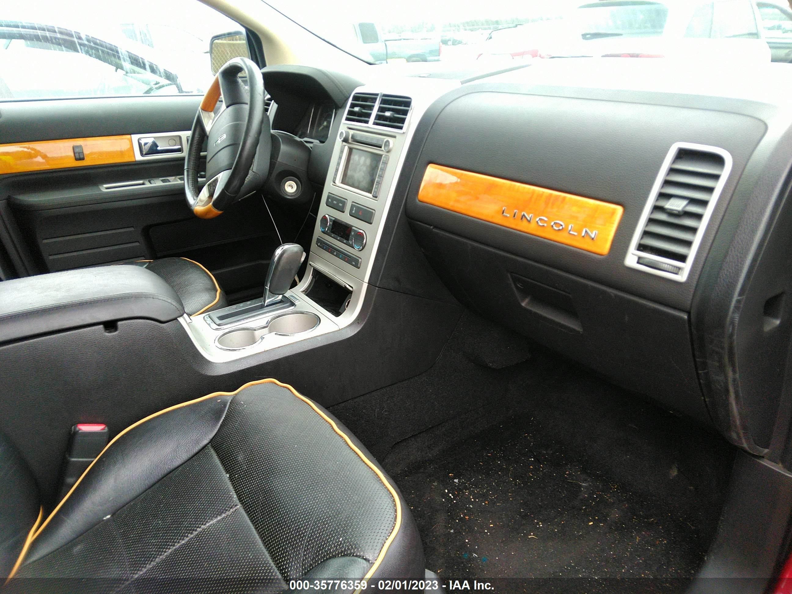 Photo 4 VIN: 2LMDU88C08BJ17557 - LINCOLN MKX 