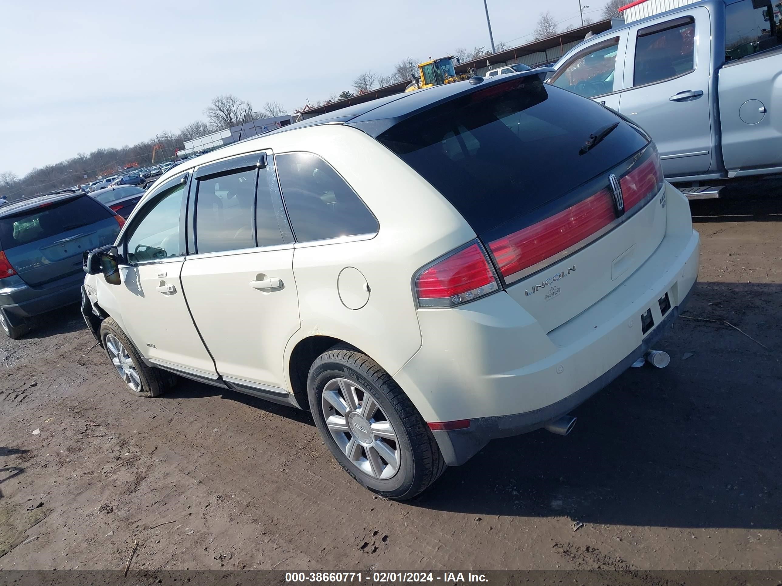 Photo 2 VIN: 2LMDU88C17BJ20210 - LINCOLN MKX 