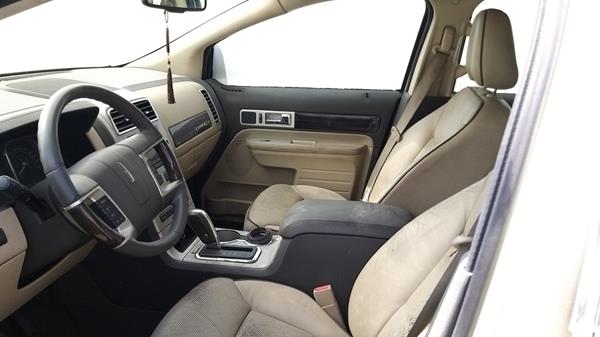 Photo 11 VIN: 2LMDU88C18BJ03201 - LINCOLN MKX 