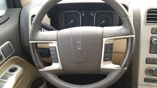 Photo 12 VIN: 2LMDU88C18BJ03201 - LINCOLN MKX 