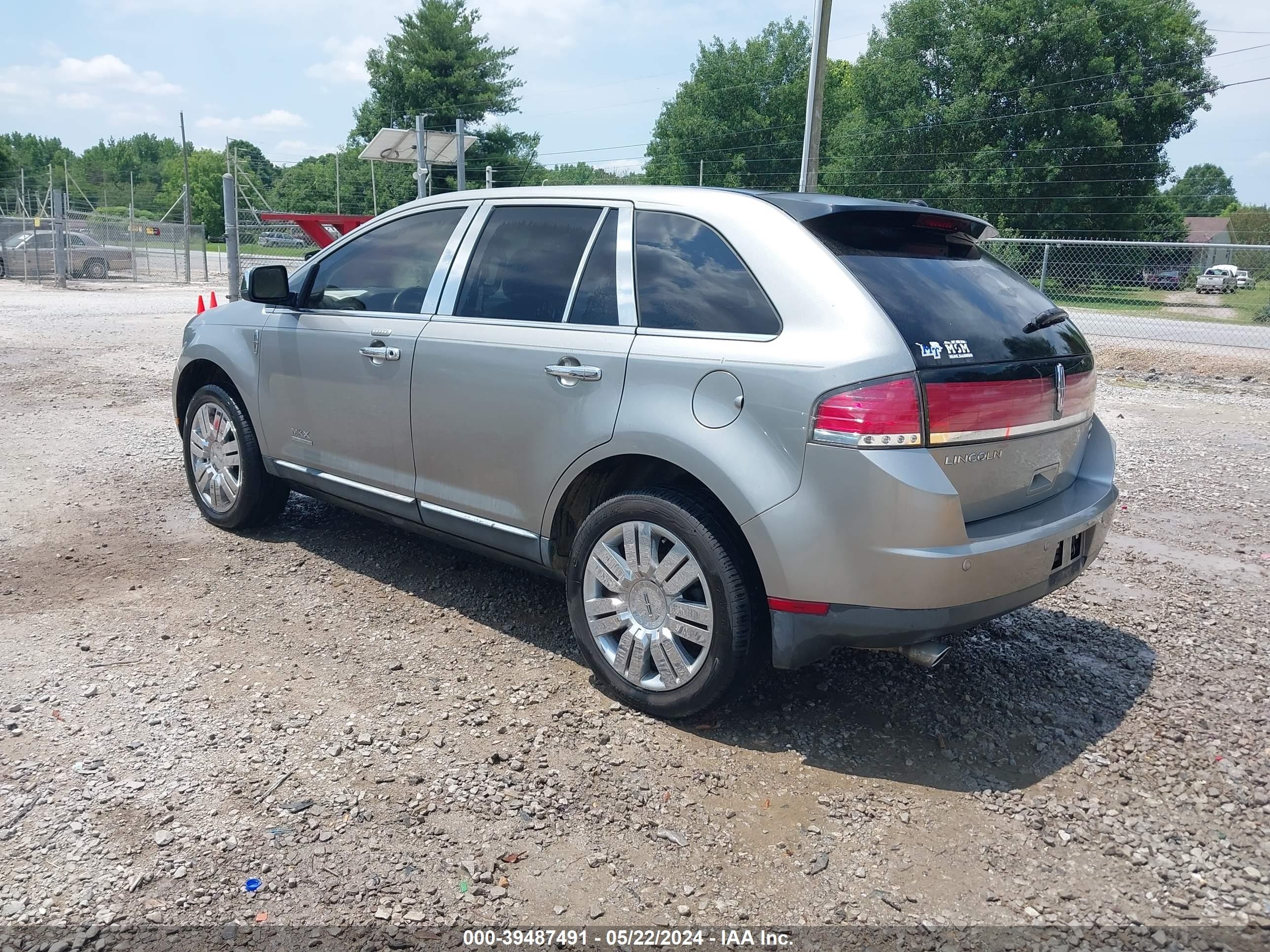 Photo 2 VIN: 2LMDU88C18BJ30740 - LINCOLN MKX 