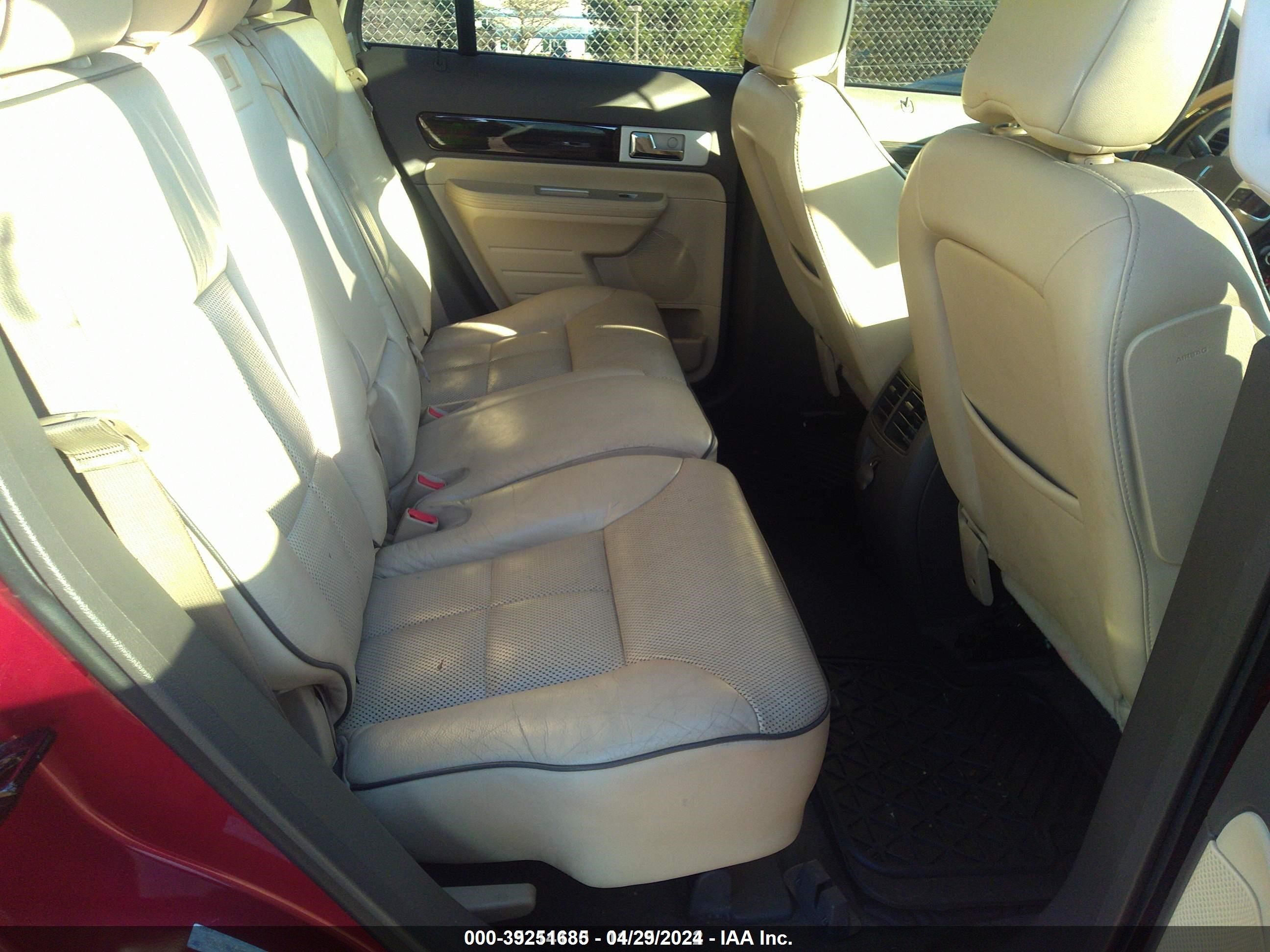 Photo 8 VIN: 2LMDU88C28BJ27989 - LINCOLN MKX 