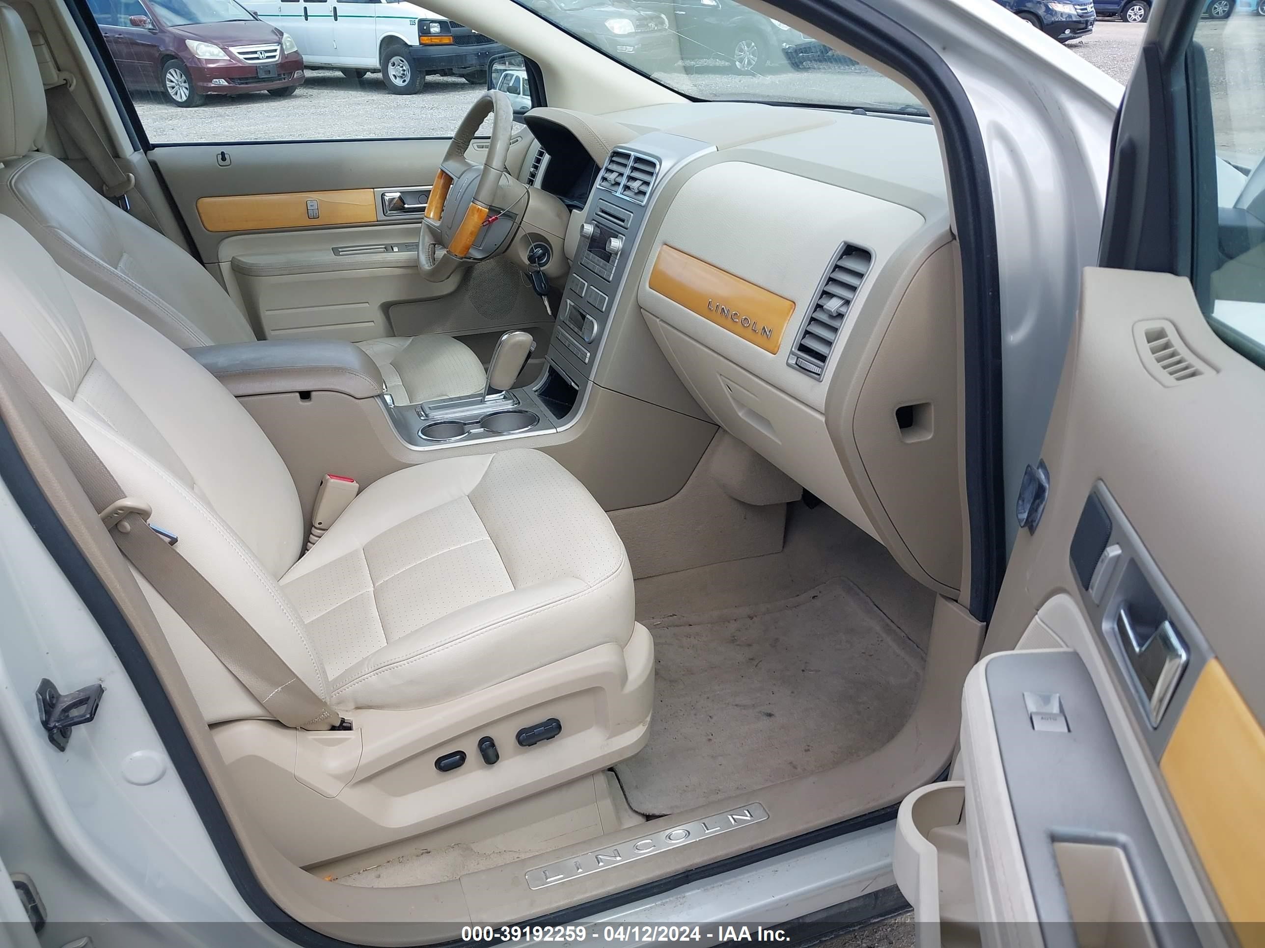 Photo 4 VIN: 2LMDU88C37BJ23187 - LINCOLN MKX 