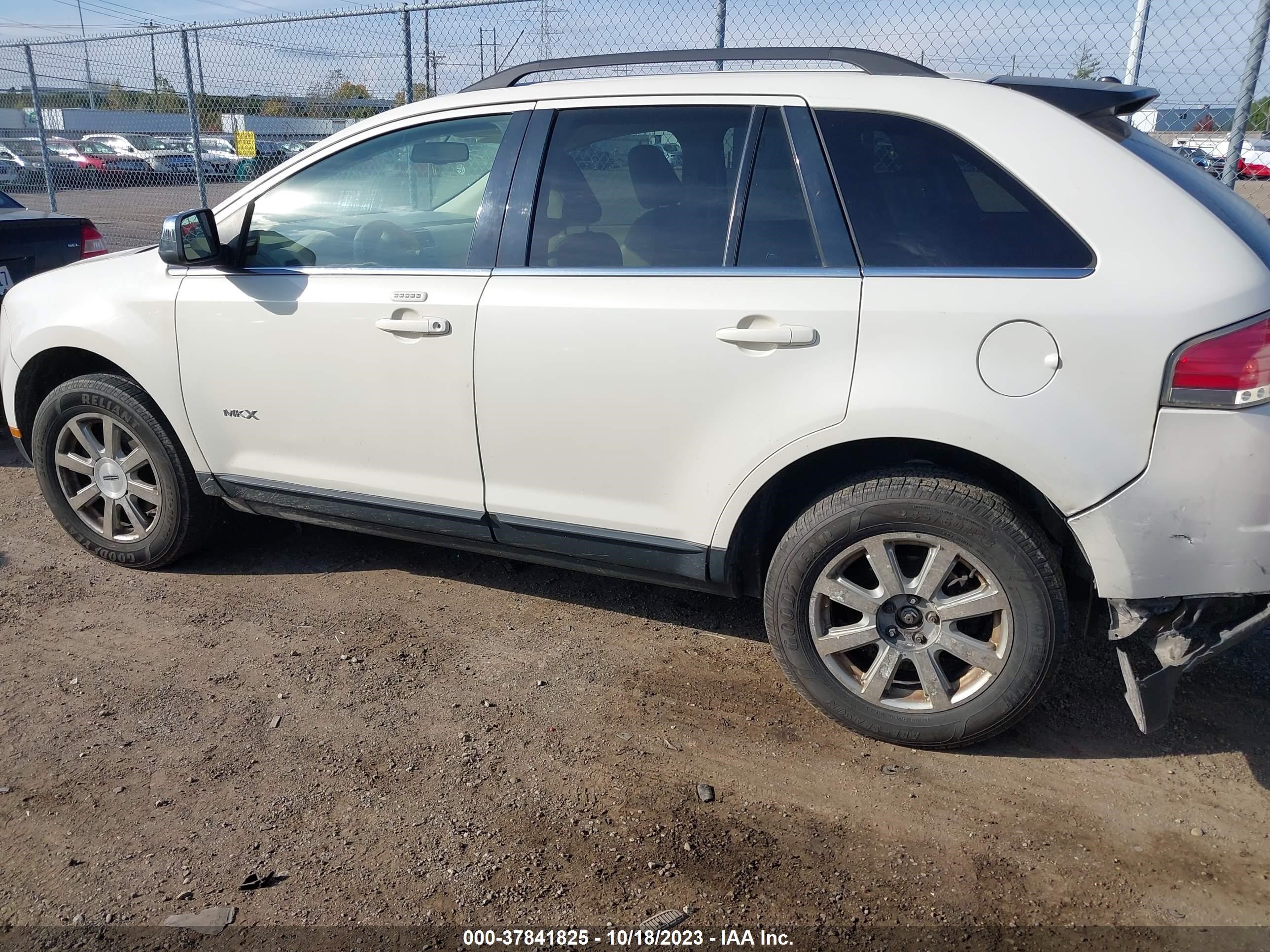 Photo 13 VIN: 2LMDU88C47BJ15437 - LINCOLN MKX 