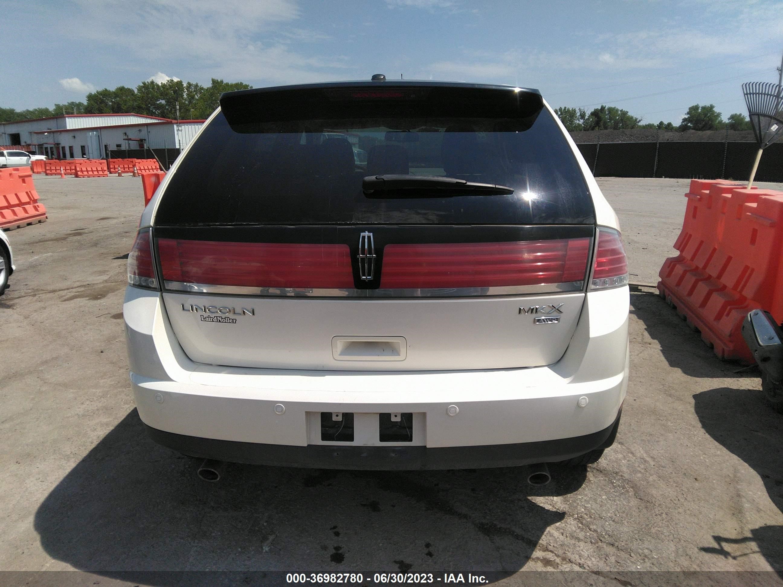 Photo 15 VIN: 2LMDU88C67BJ19683 - LINCOLN MKX 