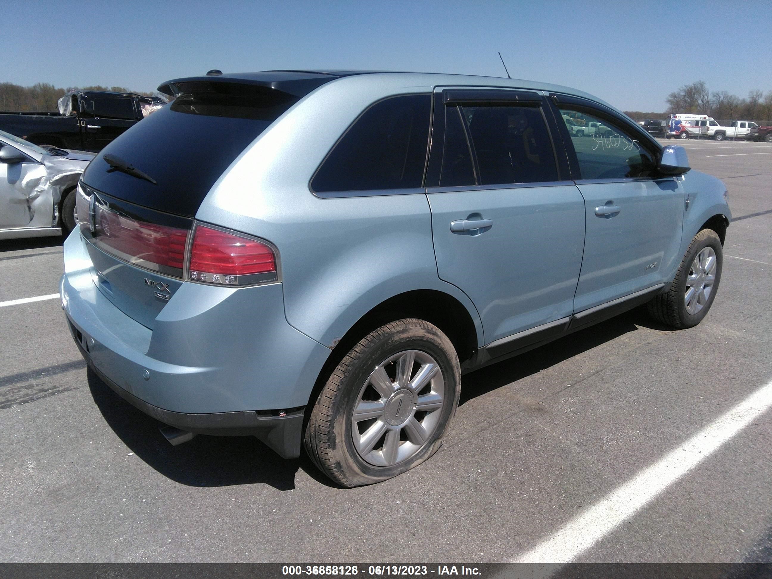 Photo 3 VIN: 2LMDU88C78BJ32315 - LINCOLN MKX 