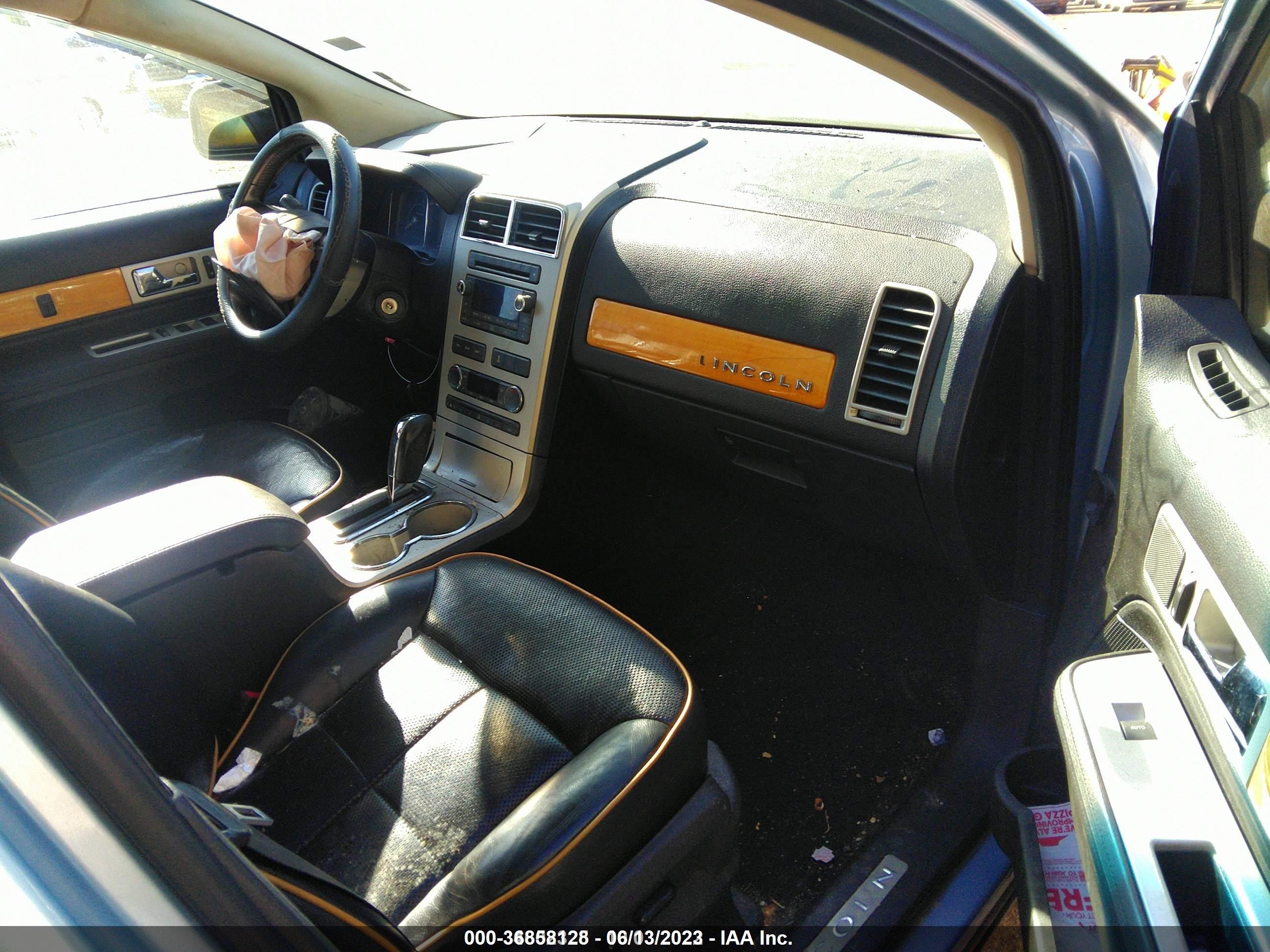 Photo 4 VIN: 2LMDU88C78BJ32315 - LINCOLN MKX 