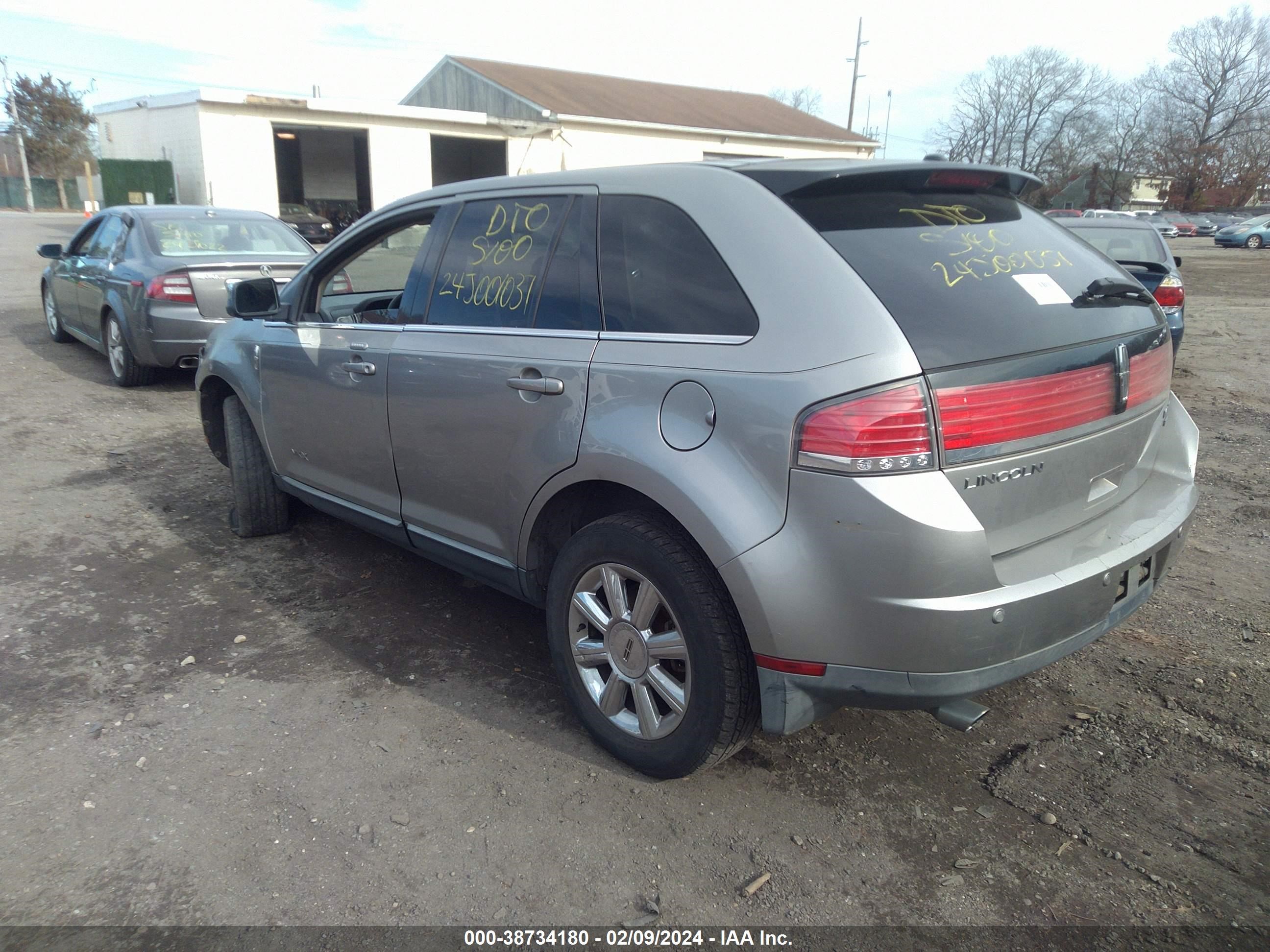 Photo 2 VIN: 2LMDU88C88BJ28502 - LINCOLN MKX 