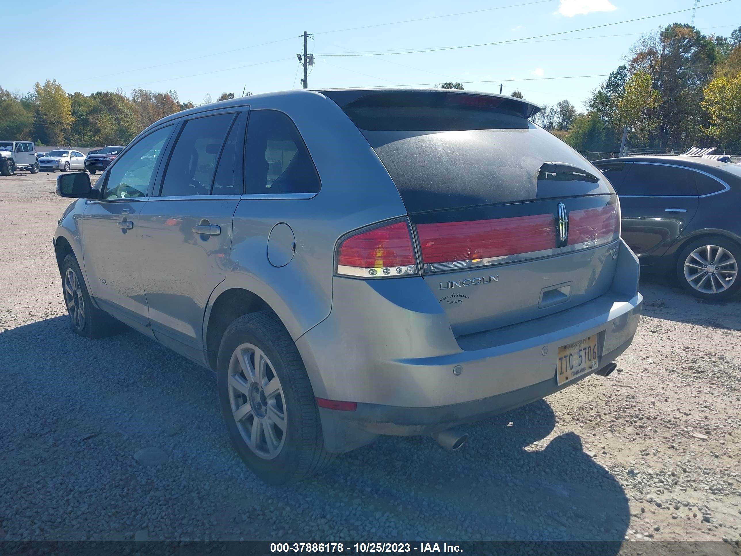 Photo 2 VIN: 2LMDU88CX7BJ18603 - LINCOLN MKX 