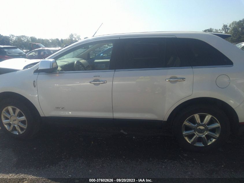 Photo 13 VIN: 2LMDU88CX9BJ04462 - LINCOLN MKX 