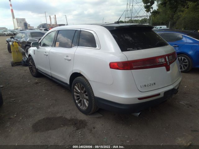 Photo 2 VIN: 2LMHJ5AR2ABJ28153 - LINCOLN MKT 