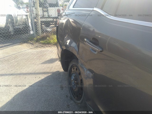 Photo 5 VIN: 2LMHJ5AR3ABJ28193 - LINCOLN MKT 