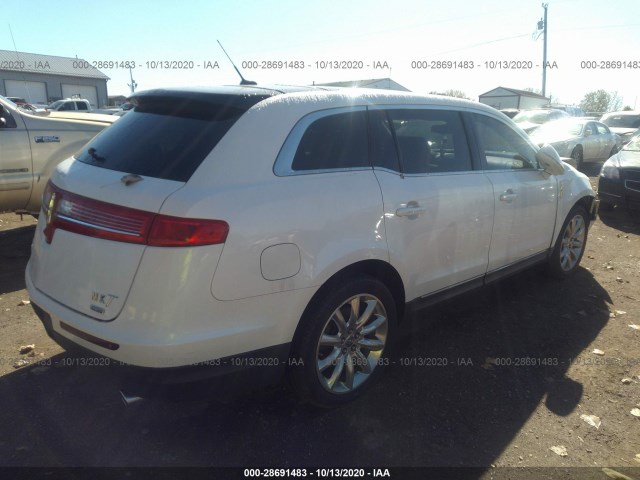 Photo 3 VIN: 2LMHJ5AR5ABJ10049 - LINCOLN MKT 