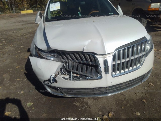 Photo 5 VIN: 2LMHJ5AR5ABJ10049 - LINCOLN MKT 