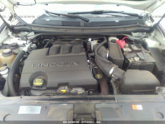 Photo 9 VIN: 2LMHJ5AR5ABJ25358 - LINCOLN MKT 