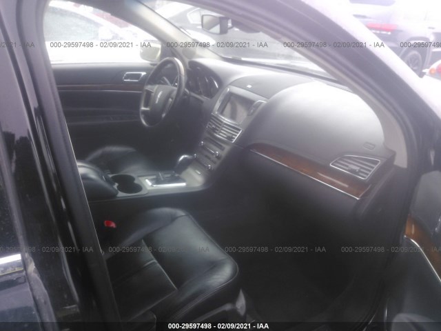 Photo 4 VIN: 2LMHJ5AR8BBJ51826 - LINCOLN MKT 