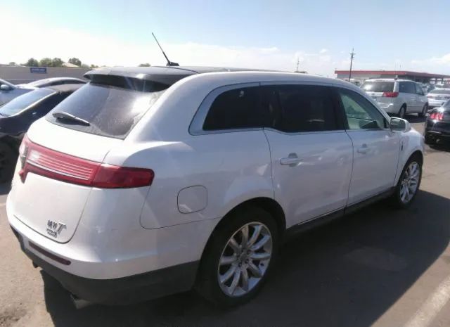 Photo 3 VIN: 2LMHJ5AR8BBJ53155 - LINCOLN MKT 