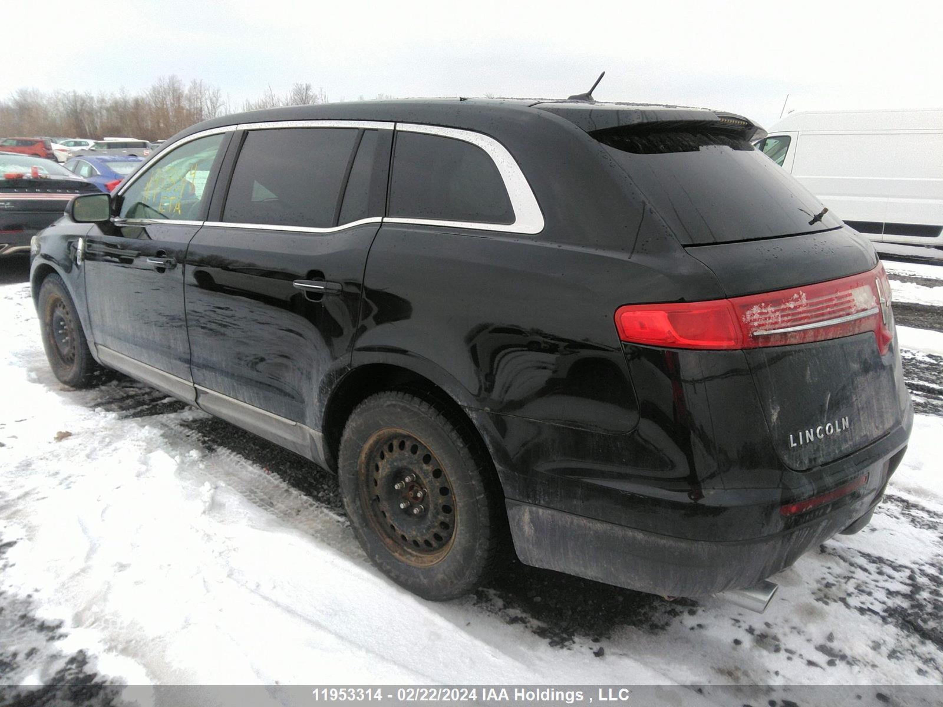 Photo 2 VIN: 2LMHJ5ARXCBL50491 - LINCOLN MKT 