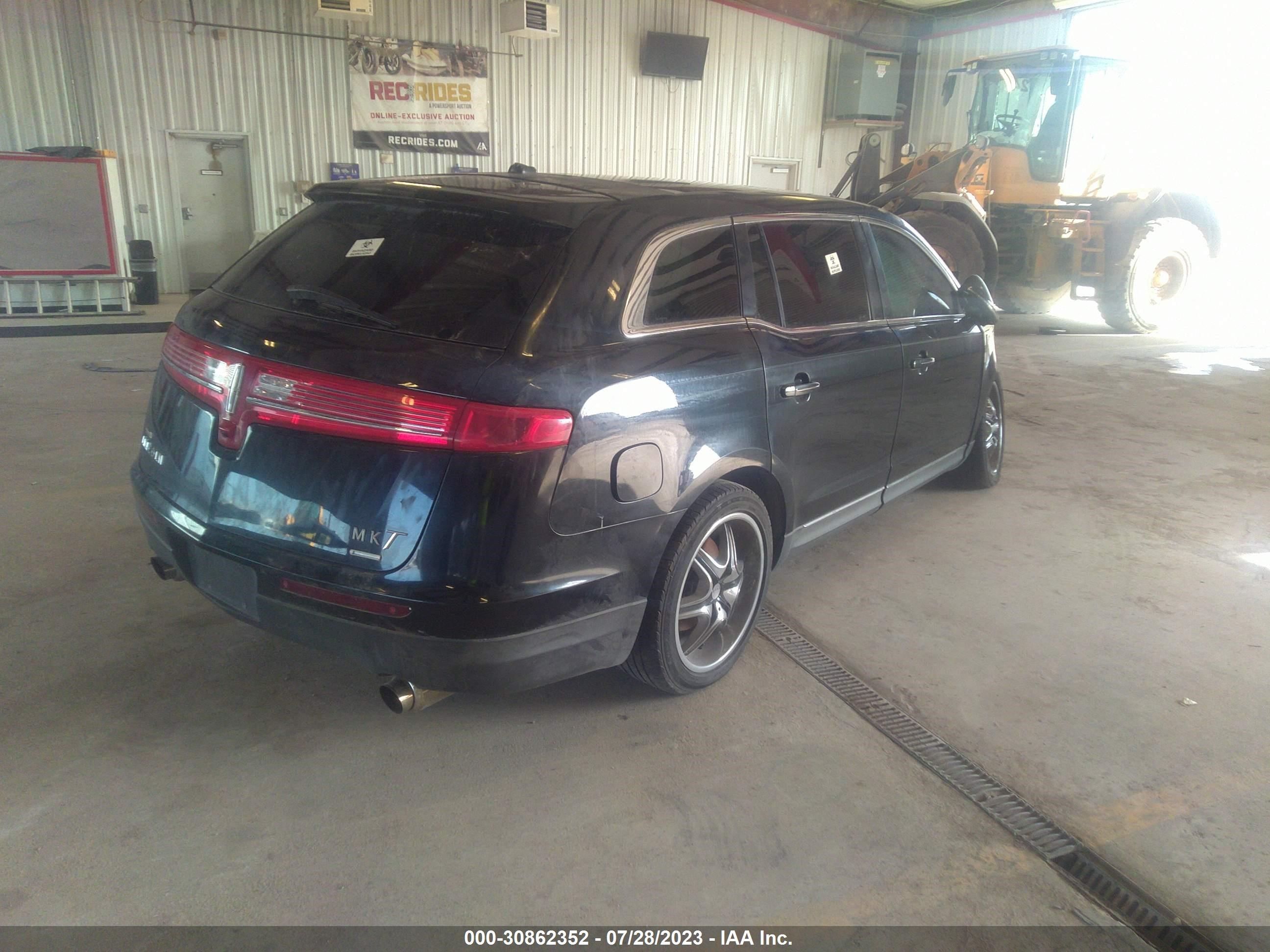 Photo 3 VIN: 2LMHJ5AT0CBL52388 - LINCOLN MKT 