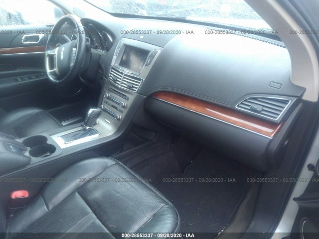 Photo 4 VIN: 2LMHJ5AT1ABJ26809 - LINCOLN MKT 