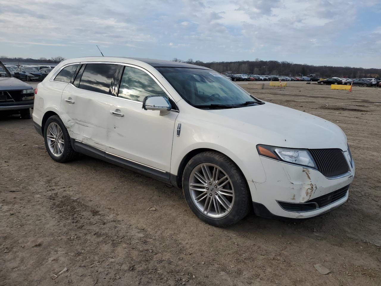 Photo 3 VIN: 2LMHJ5AT1DBL57634 - LINCOLN MKT 