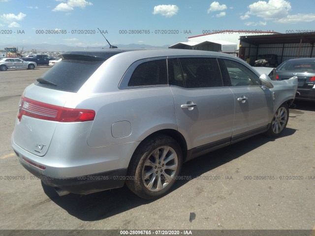 Photo 3 VIN: 2LMHJ5AT1GBL00015 - LINCOLN MKT 