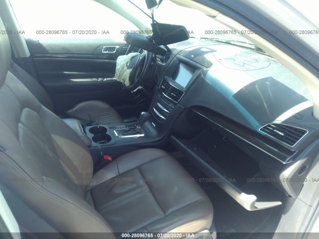 Photo 4 VIN: 2LMHJ5AT1GBL00015 - LINCOLN MKT 